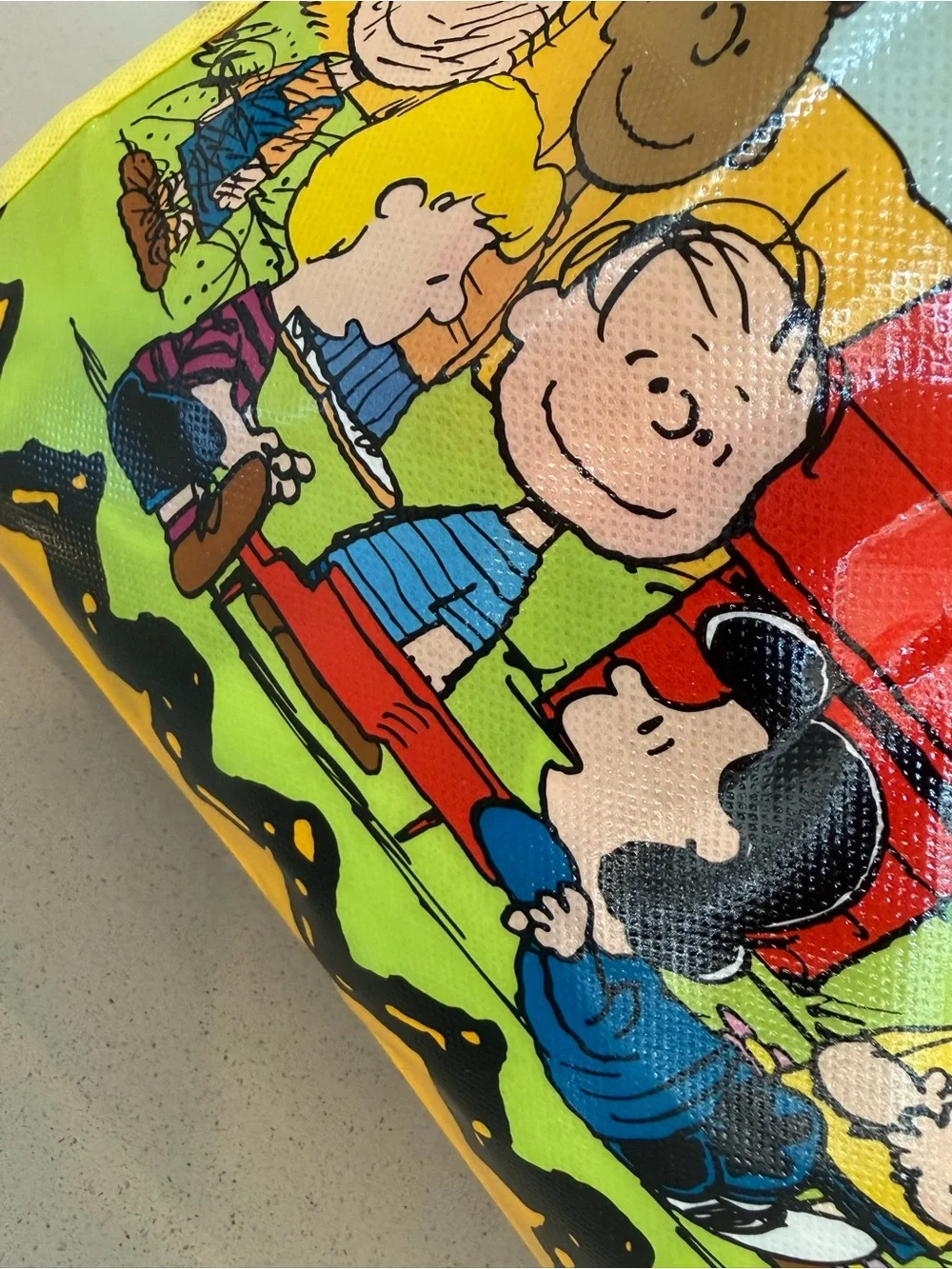 Peanuts shopper tote NWT snoopy, Charlie Brown, Lucy Peanuts gang
